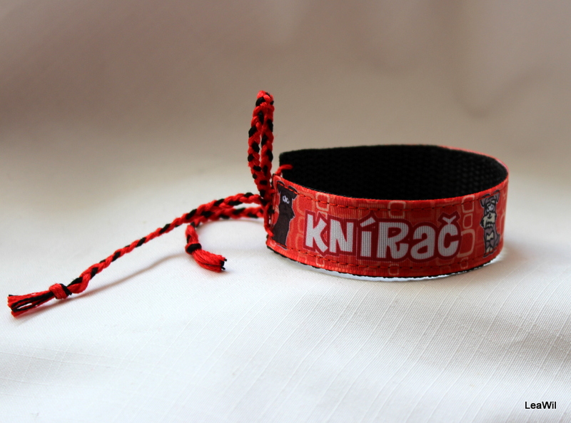 Náramek 2 cm knírač