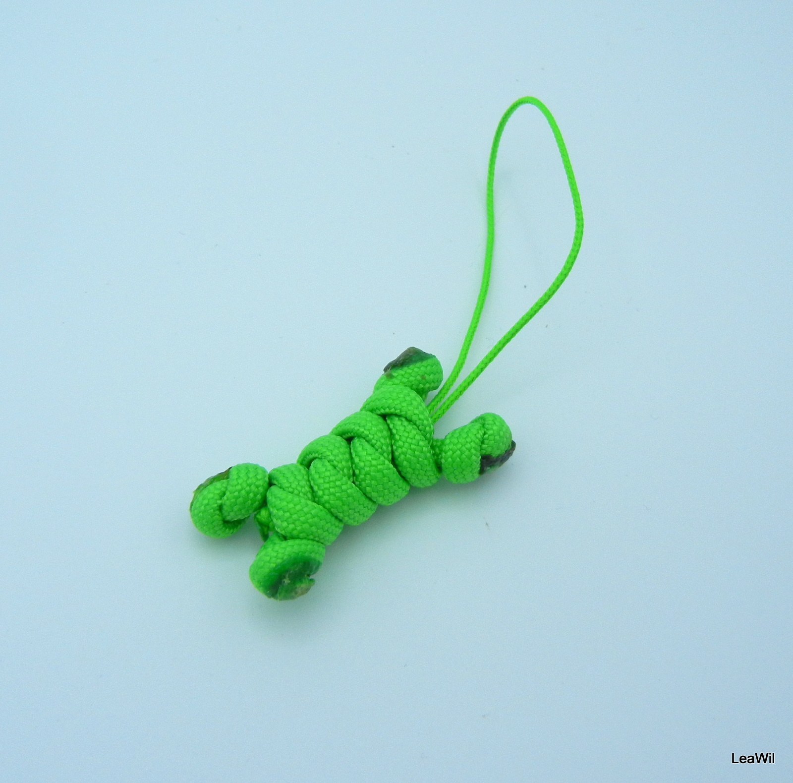 Klíčenka kost paracord zelená