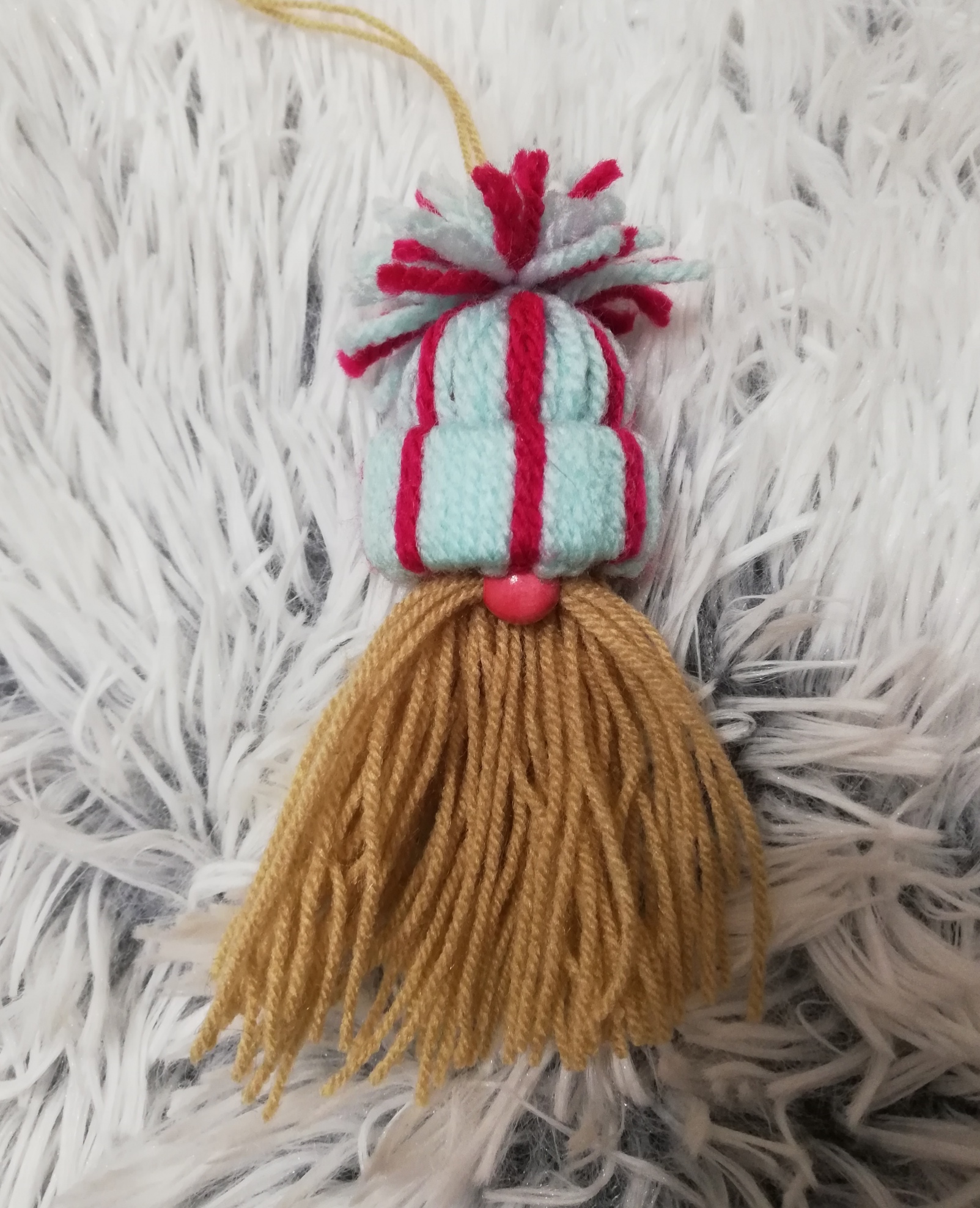 Skřítek vousáč s čepicí mintfuchsia