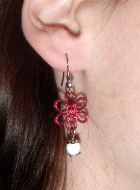 Bordo kytička s korálkem