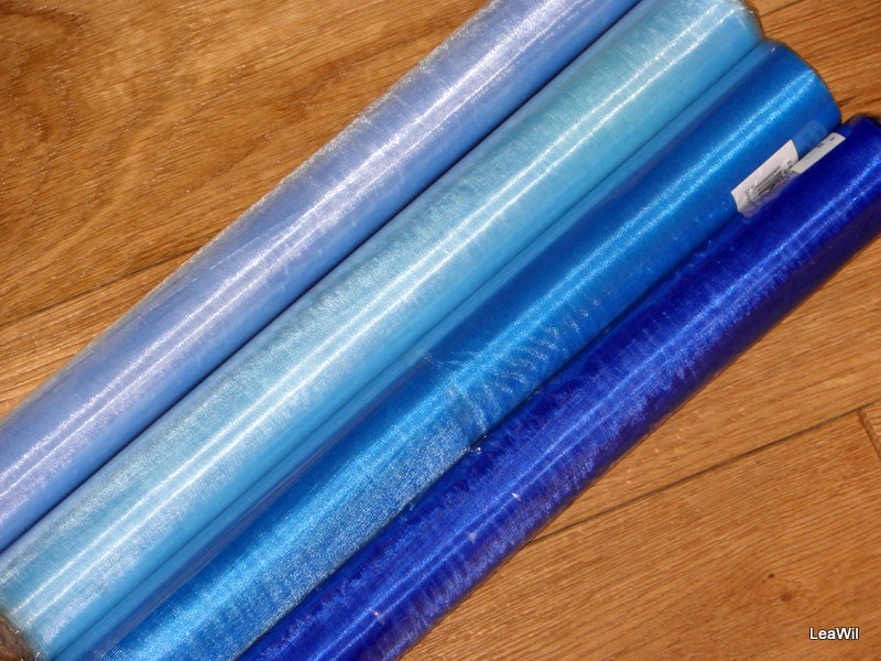 Organza v roli úzká starozlatá