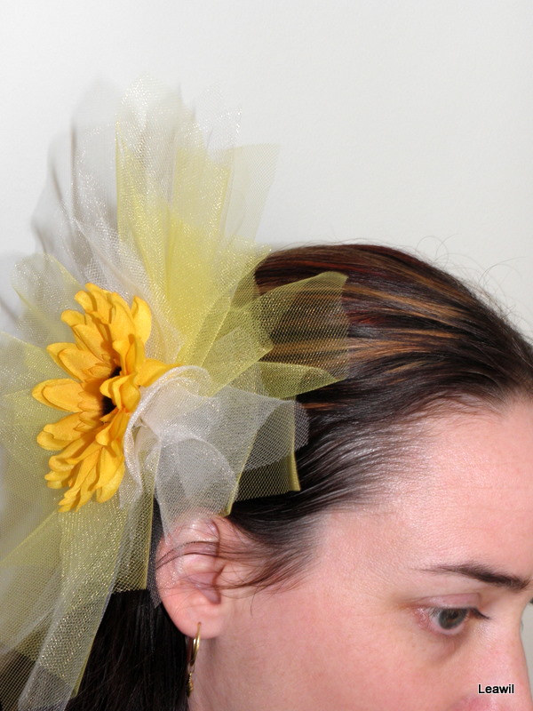 Závojová ozdoba tyl žlut