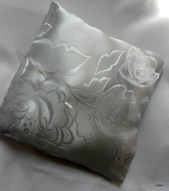 Polštářek pod prstýnky viskoza, stříbrný