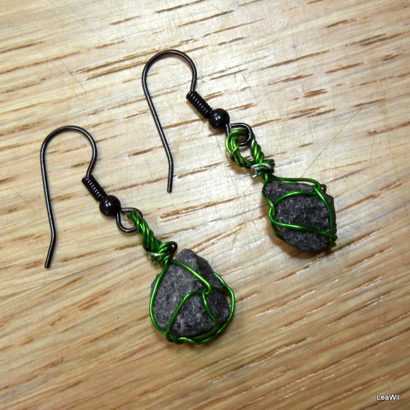 Čedičovo-olivínová zeleně spoutaná sada