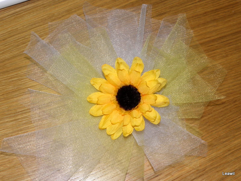 Závojová ozdoba tyl žlut