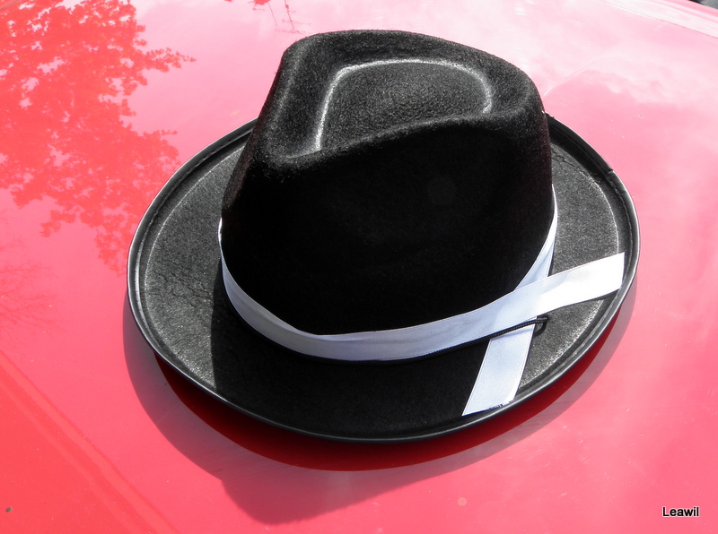 Klobouk černý gentleman na ženichovo auto s přísavkami