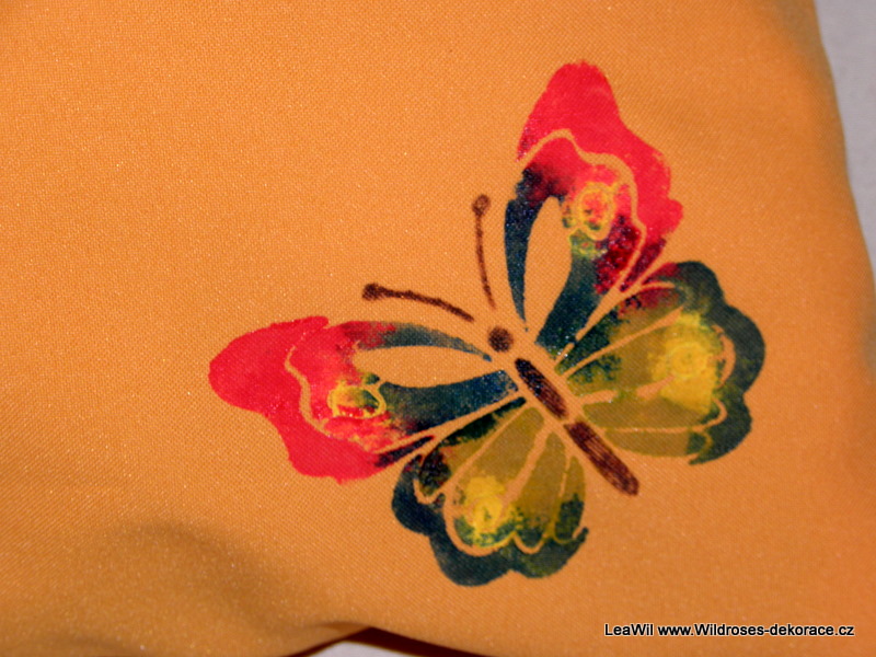 Polštář duhoví motýli