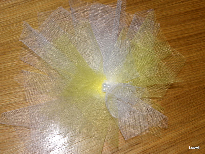 Závojová ozdoba tyl žlut