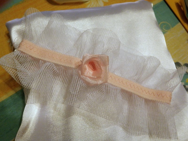 Obojek pro družičku růžovo-bílý