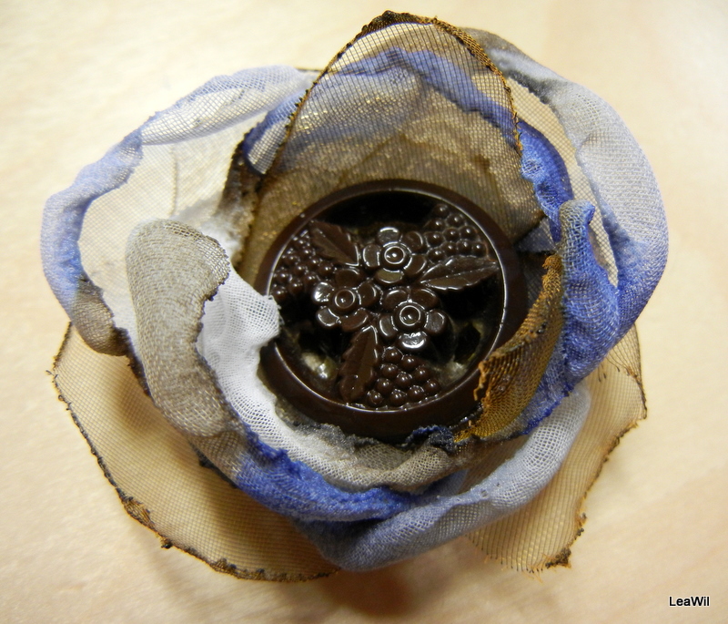 Čokoládovo-modrá květinová