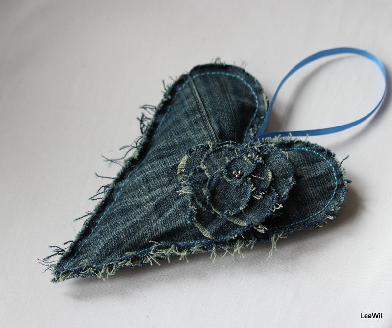 Dekorační srdíčko modré květ