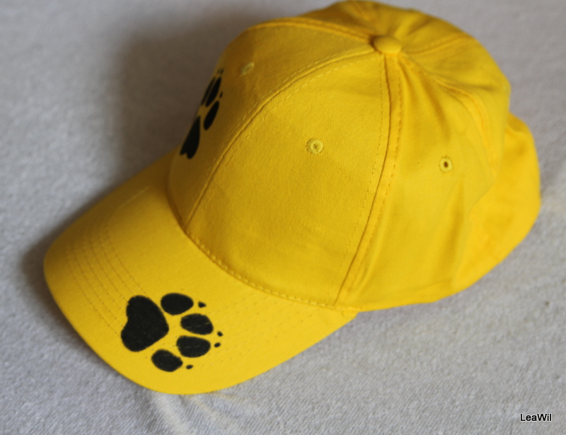 Čepice - kšiltovka psí tlapky žlutá