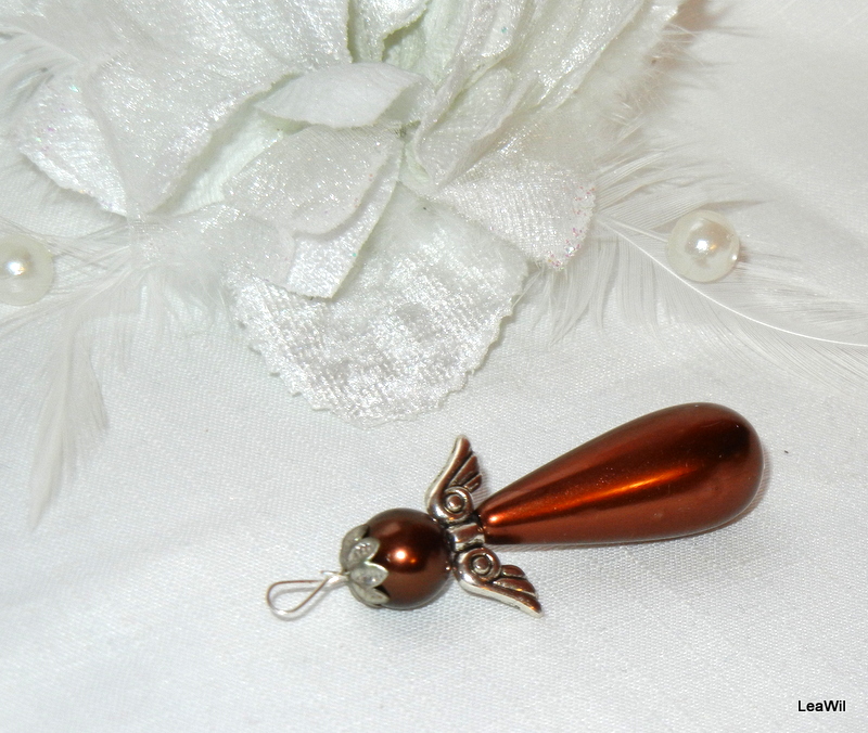 Andělíček perlový přívěšek - hnědý