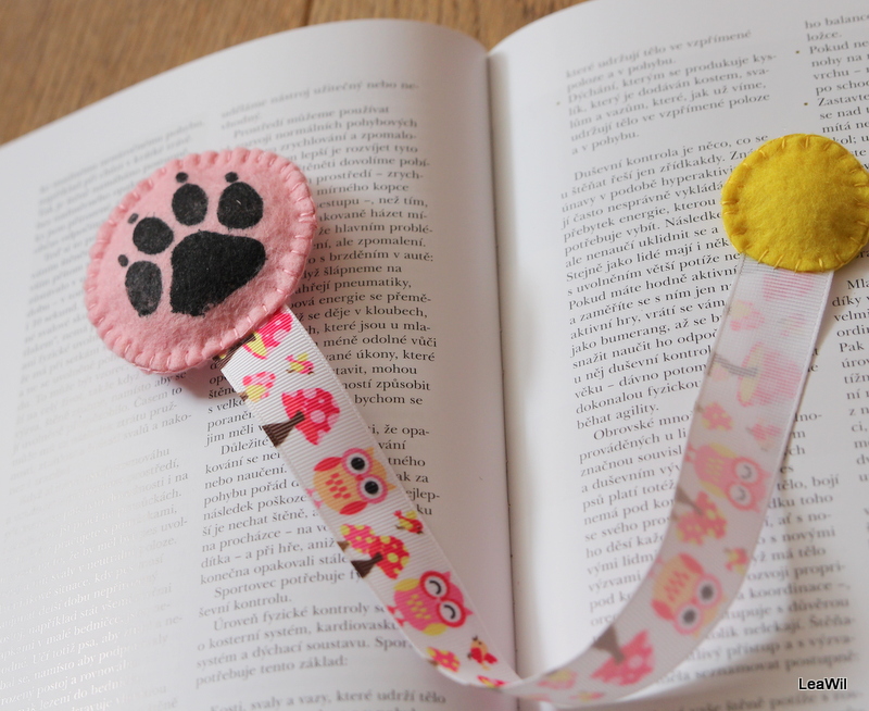 Záložka tlapka + srdce žluto růžová