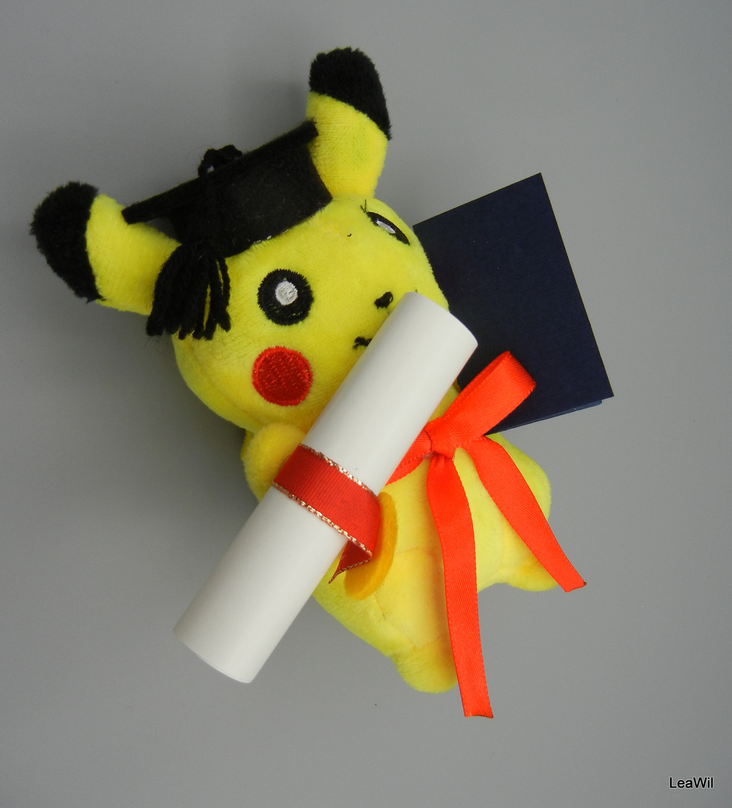 Promoční/maturitní pikachu