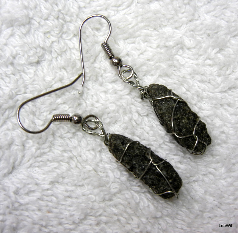 Čedičové naušky opletené