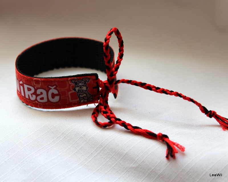 Náramek 2 cm knírač