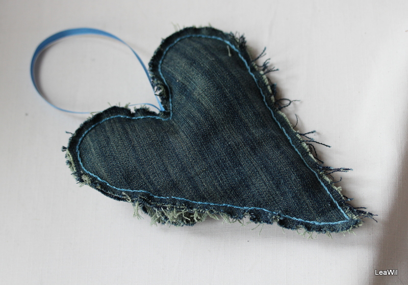 Dekorační srdíčko modré květ