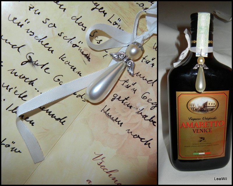 Andělíček perlový přívěšek - červený