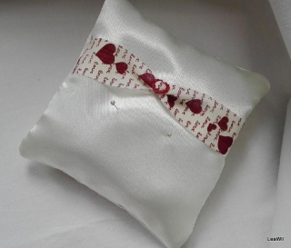 Polštářek pod prstýnky šampaň s bordo