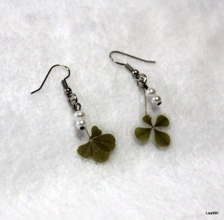 Čtyřlístkové naušnice s perličkami