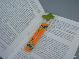 Čtyřlístková záložka do knihy český strakatý pes oranž