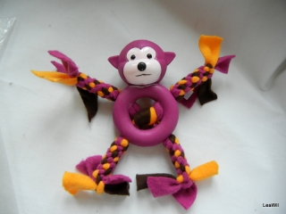 Opička velká fuchsia