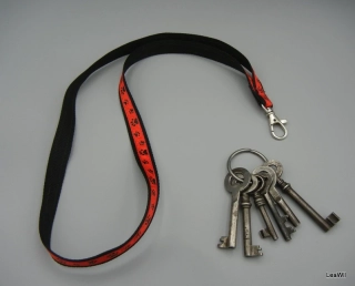 Klíčenka na krk 1,5 cm červená