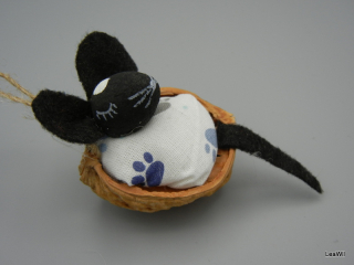 Myška/potkánek v oříšku černá spotted modr tlap