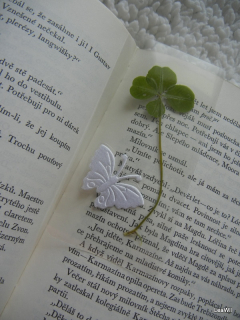 Čtyřlístková záložka do knihy bílý motýl III.