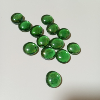 Skleněné kamínky (čočky, nugety) ZELENÉ tmavší 